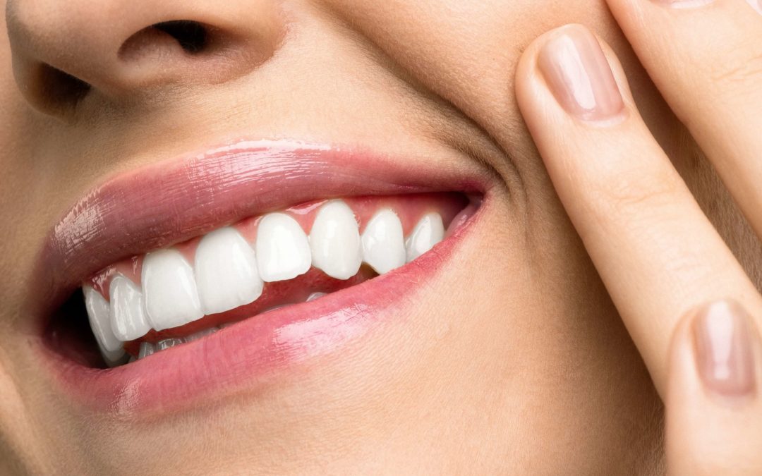 woman smiling close up wisdom teeth